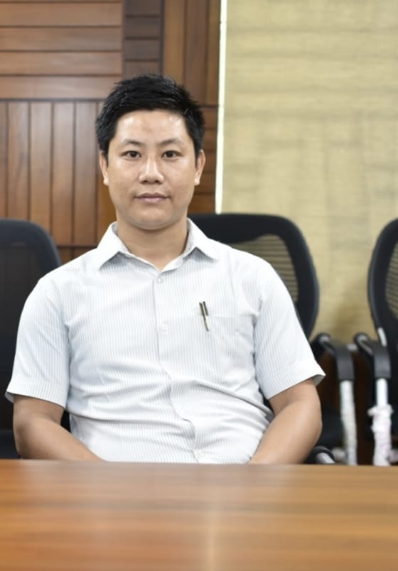 Dr. Pasang Ruku