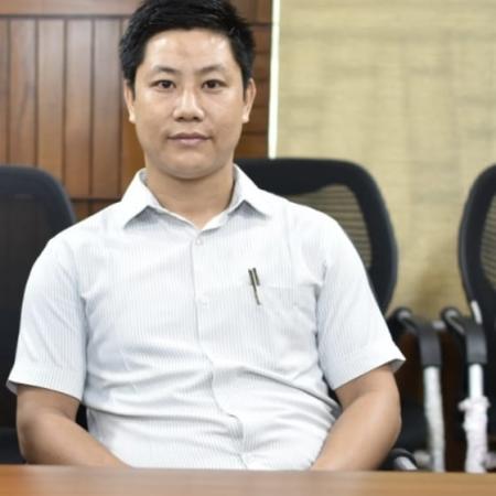 Dr. Pasang Ruku